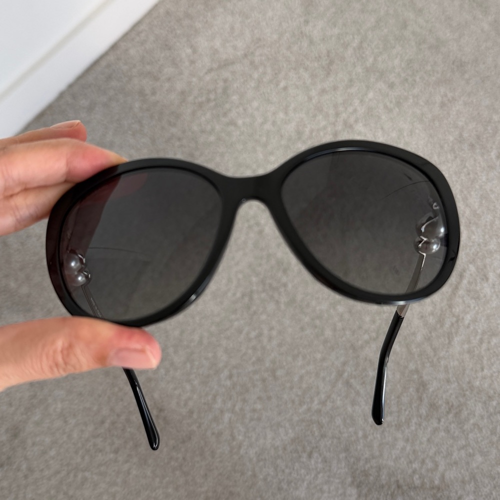Chanel Pearl Logo Butterfly Sunglasses Black - Picture 6 of 15